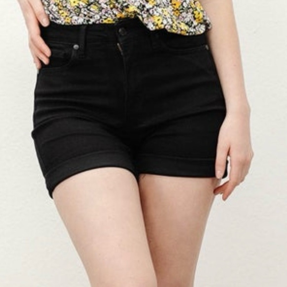 Judy Blue High Rise Tummy Control Black Cuffed Shorts 2X